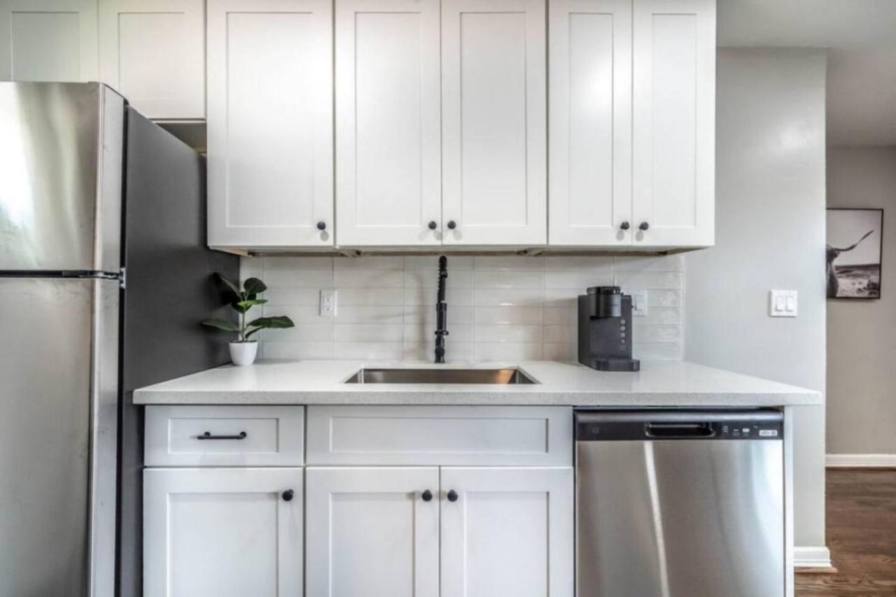 Appartement Roomy Urban Montrose! Free Parking #3 *