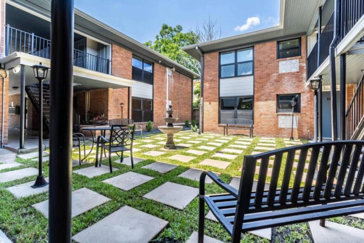 Roomy Urban Montrose! Free Parking #3 Appartement Houston